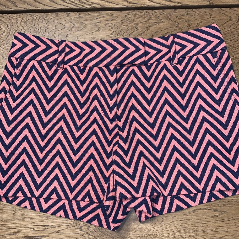 Pink and Navy Chevron shorts from Loft. Size 2. 4” inseam. NWT.